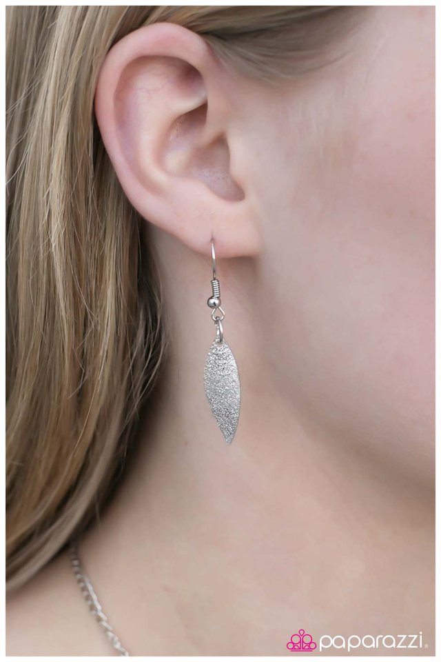 Paparazzi ♥ Jungle Cat - Silver ♥ Necklace