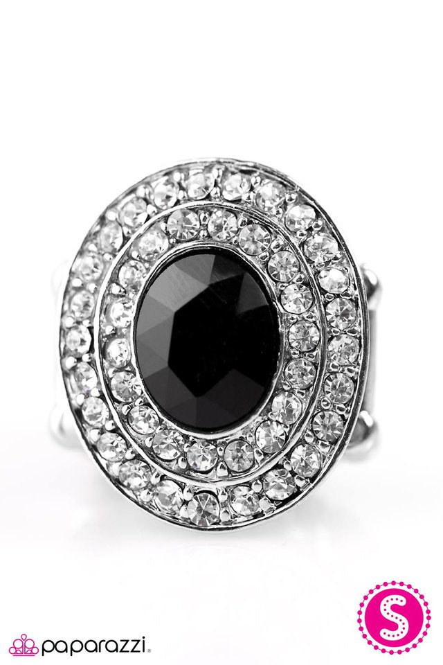 Paparazzi ♥ Glitter and Grandeur - Black ♥ Ring