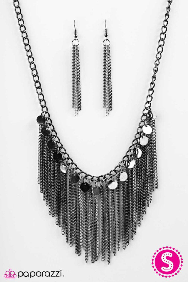 Paparazzi ♥ Turn Up The Spotlight - Silver ♥ Necklace