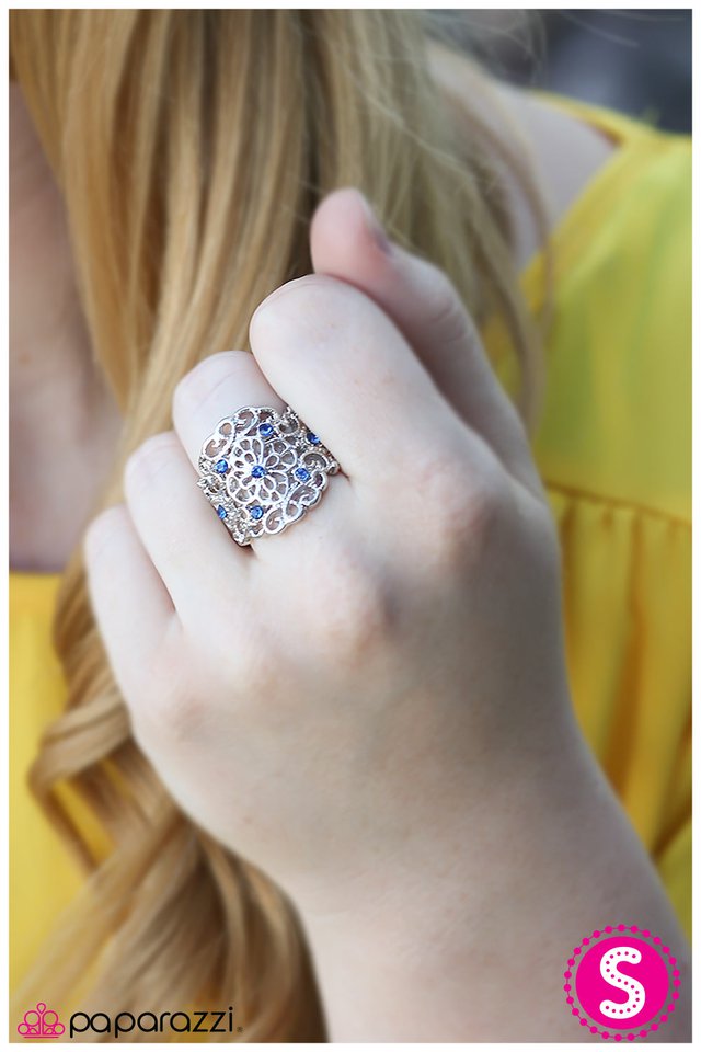 with-a-twist-blue-p4wh-blxx-064xx