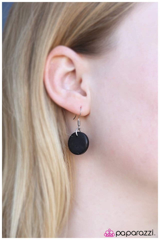 Paparazzi ♥ Into The Woods - Black ♥ Necklace