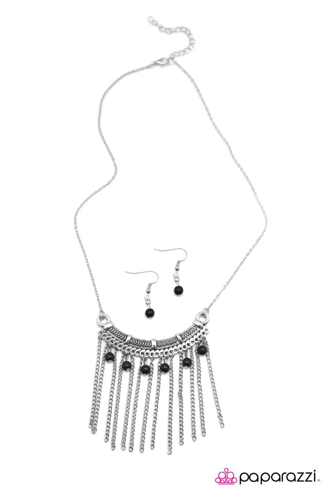 Paparazzi ♥ Salsa Dancer - Black ♥ Necklace