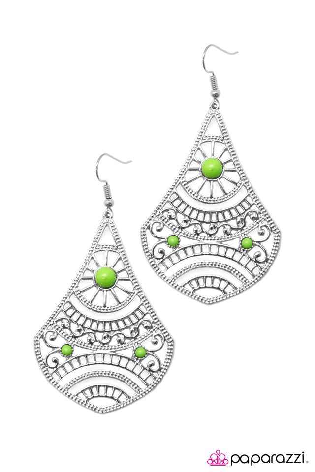 Paparazzi ♥ Corolla Sunrise - Green ♥ Earrings