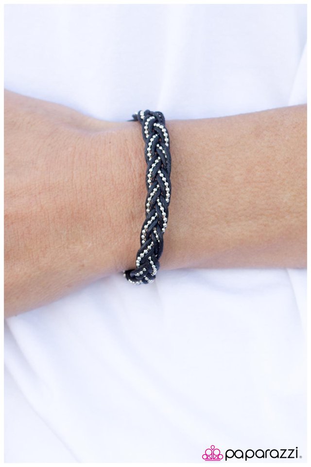 tongue-tied-black-p9se-bkxx-042xx