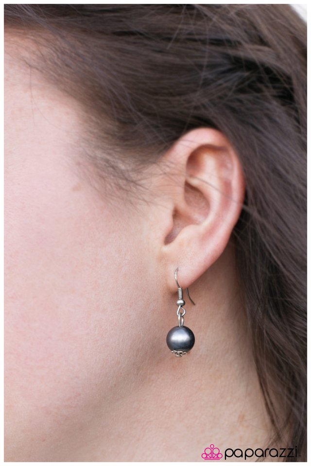 Paparazzi ♥ Bibbidi-Bobbidi-Boo - Silver ♥ Necklace