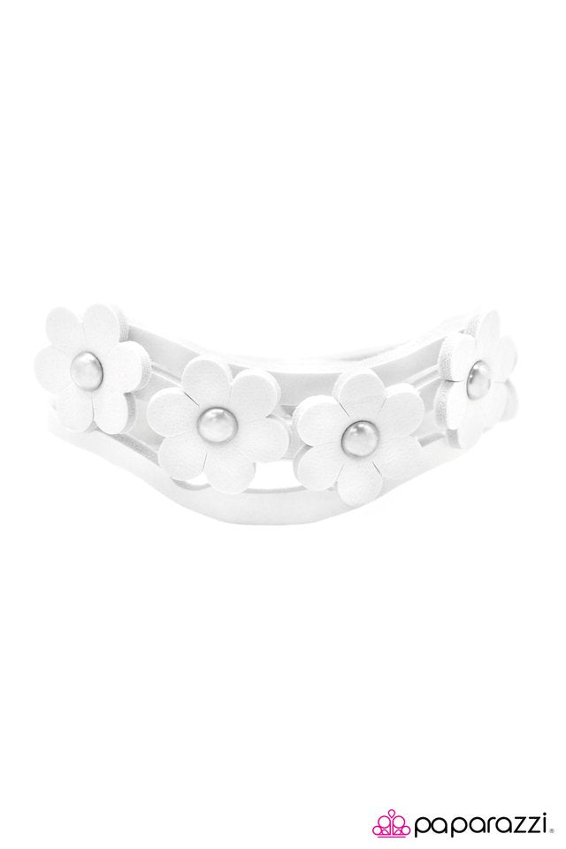 Paparazzi ♥ Steady As She Goes - White ♥ Bracelet