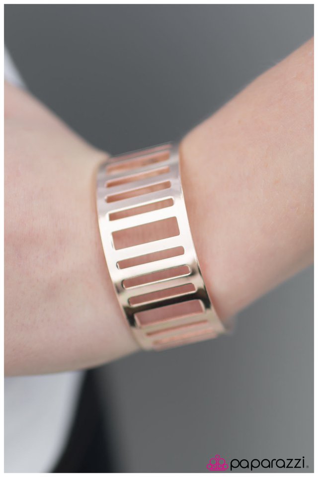 behind-enemy-lines-rose-gold-p9tr-gdrs-025xx