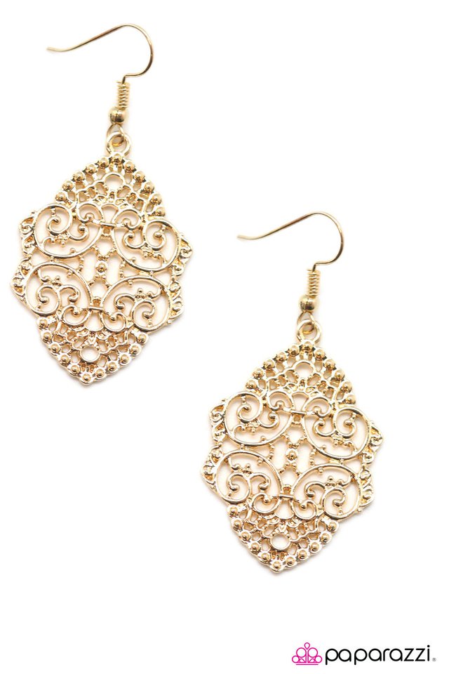 Paparazzi ♥ The Taj Mahal - Gold ♥ Earrings