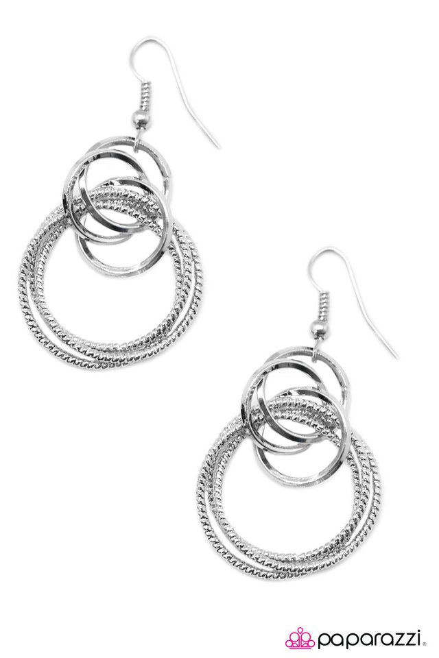 Paparazzi ♥ Meridian Melody - Silver ♥ Earrings