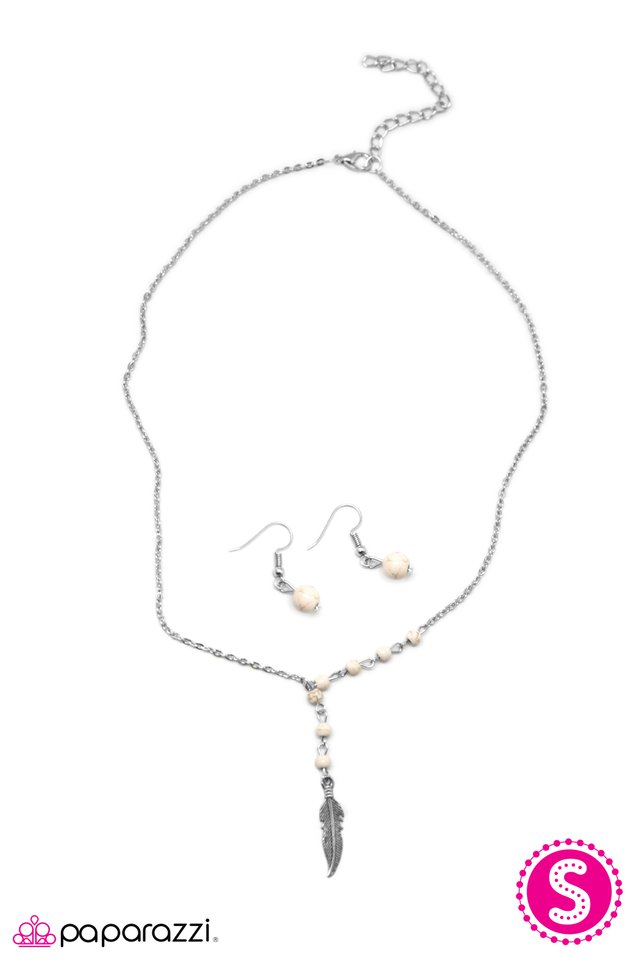 Paparazzi ♥ Leaving The Nest - White ♥ Necklace