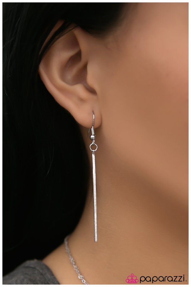 Paparazzi ♥ Save The Drama For Your Mama - Silver ♥ Necklace