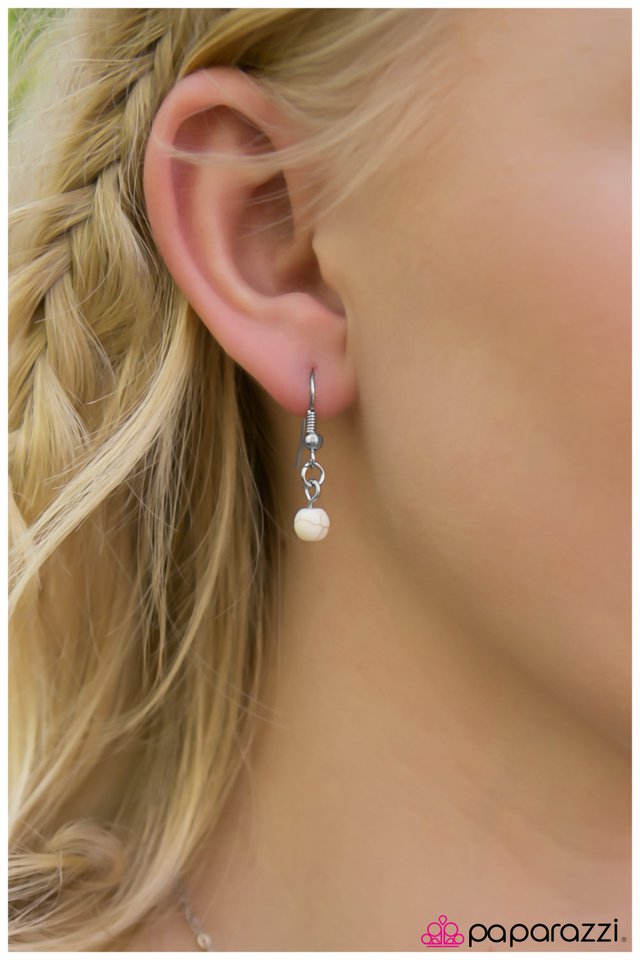 Paparazzi ♥ Salsa Dancer - White ♥ Necklace