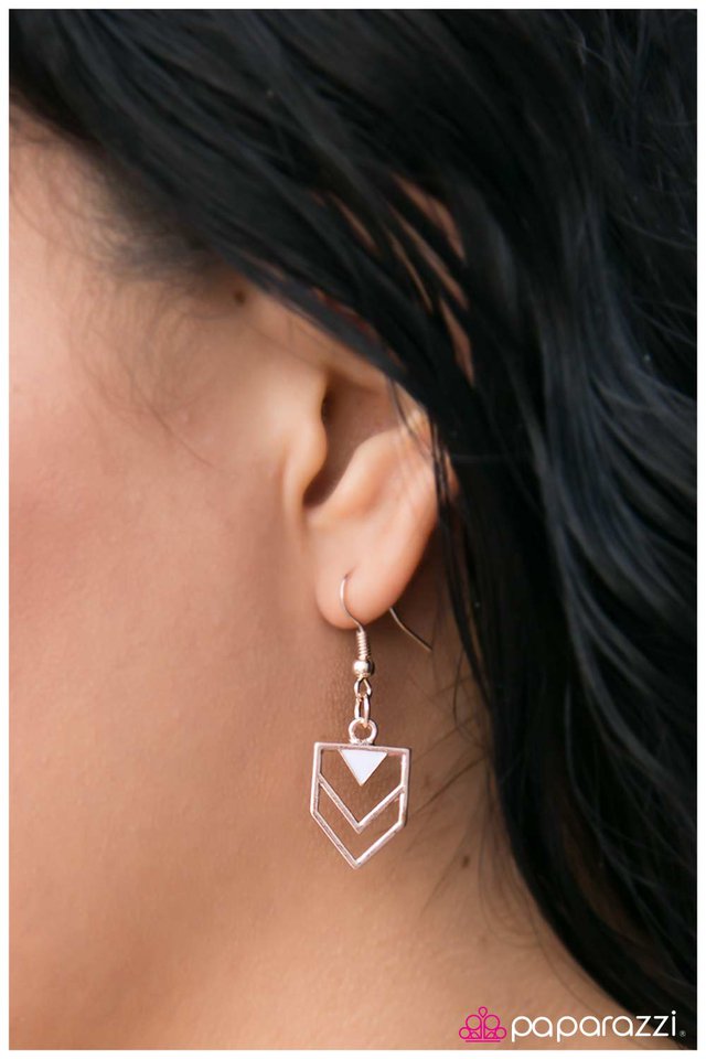 Paparazzi ♥ I Wont Bite - Rose Gold ♥ Necklace