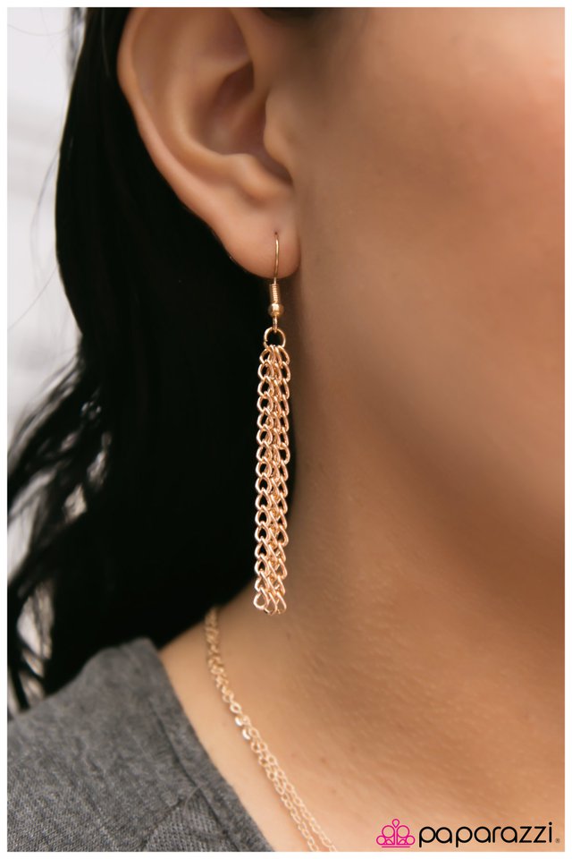 Paparazzi ♥ Leafy Leisure - Gold ♥ Necklace