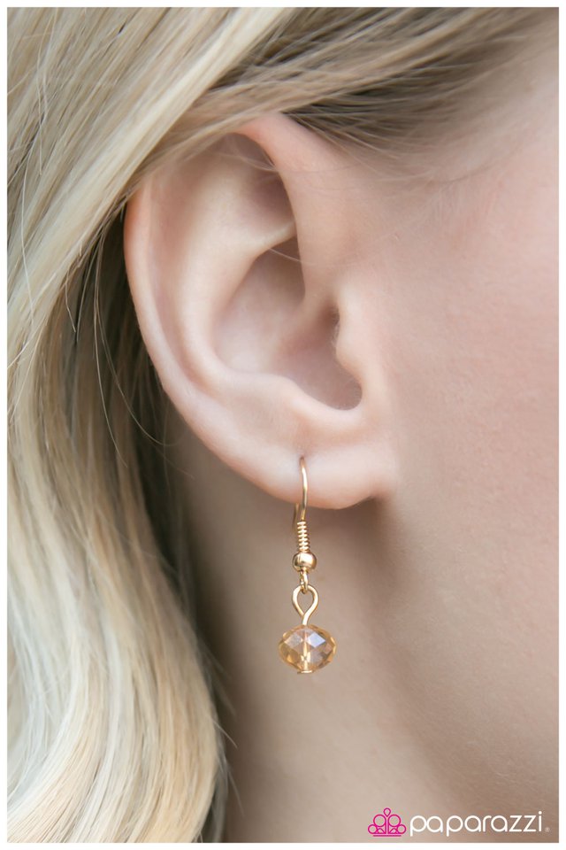 Paparazzi ♥ LEAF It Be! - Gold ♥ Necklace