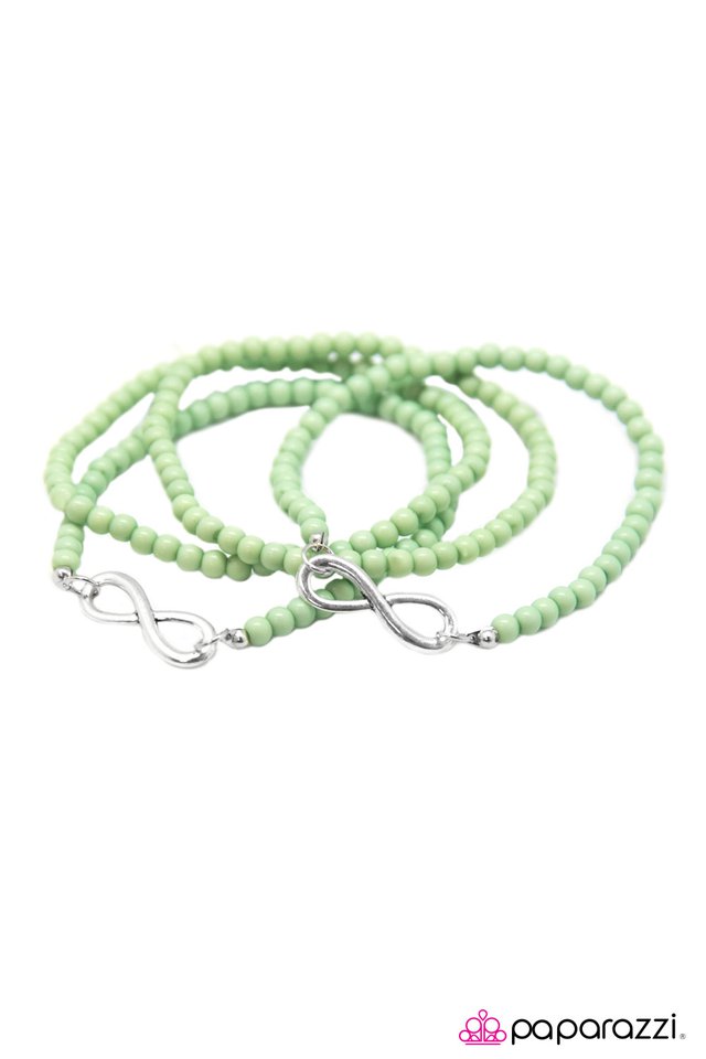 Paparazzi ♥ One Day At A Time - Green ♥ Bracelet