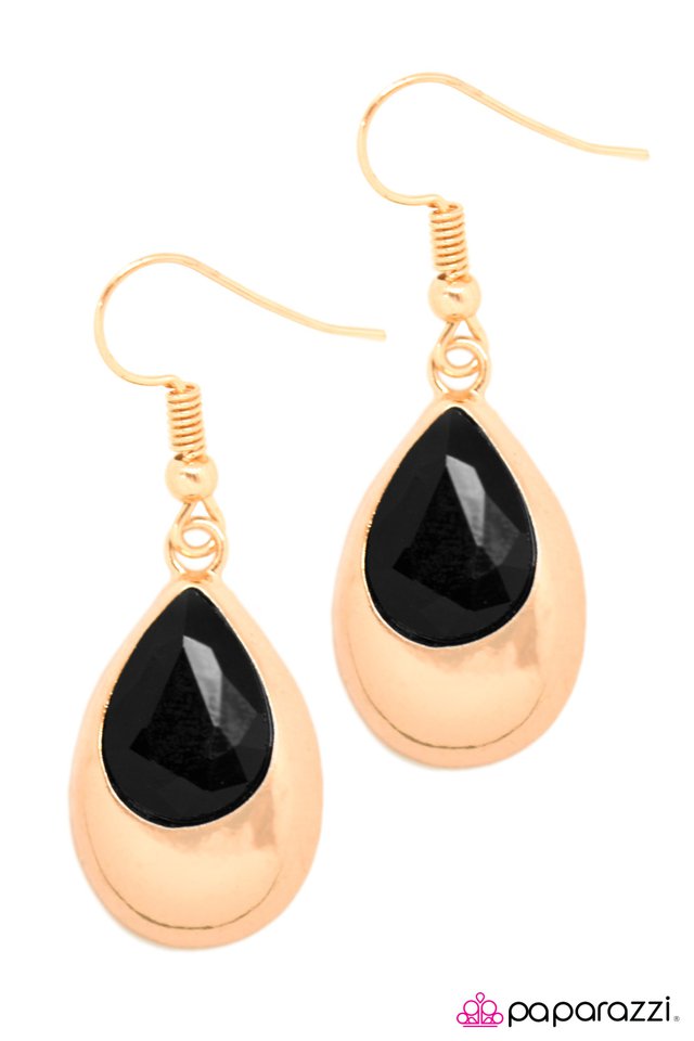 Paparazzi ♥ Glowing With Beauty - Gold ♥ Earrings