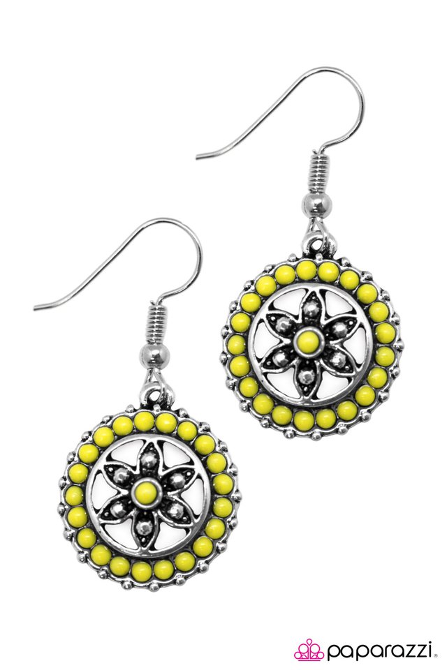 Paparazzi ♥ The Wonder Wheel - Yellow ♥ Earrings