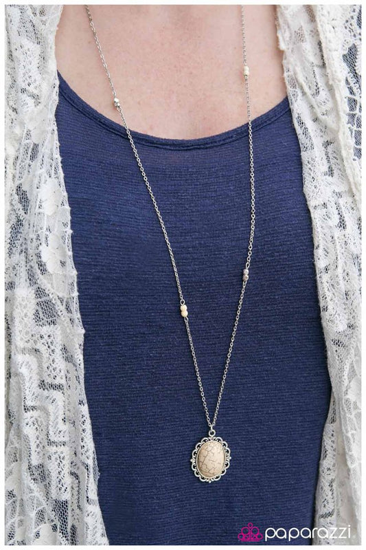 queen-of-the-stone-age-white-p2se-wtxx-071xx