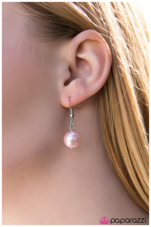 Paparazzi ♥ Ready For My Close-Up - Pink ♥ Necklace