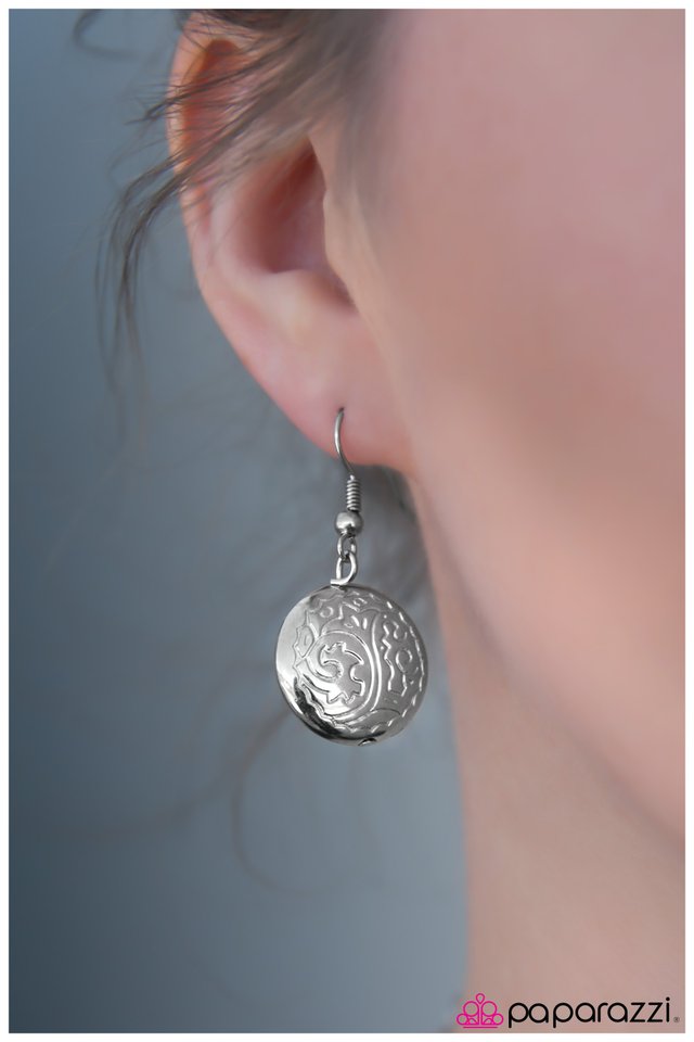 Paparazzi ♥ Interstellar - Purple ♥ Necklace