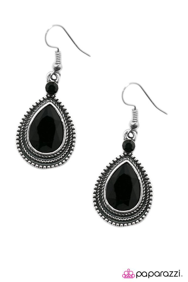 Paparazzi ♥ Mic Drop - Black ♥ Earrings