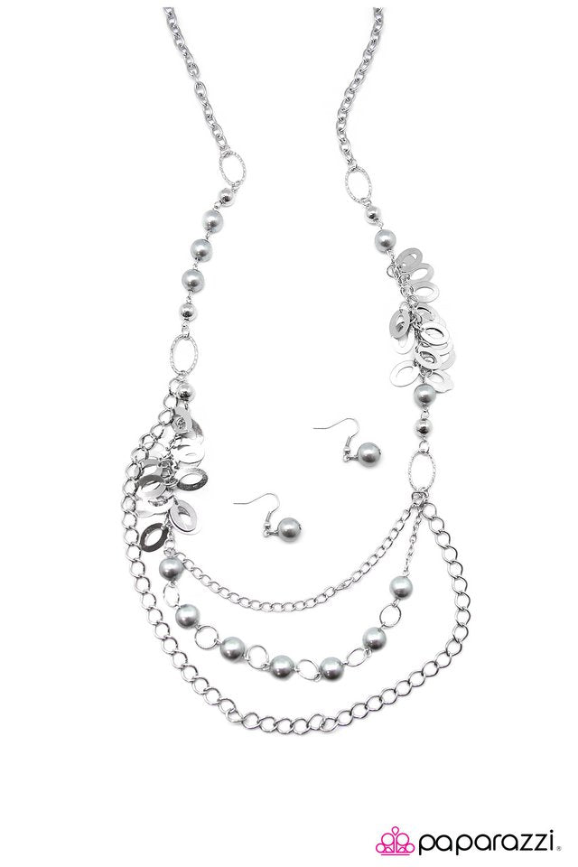 Paparazzi ♥ Shake It Off - Silver ♥ Necklace