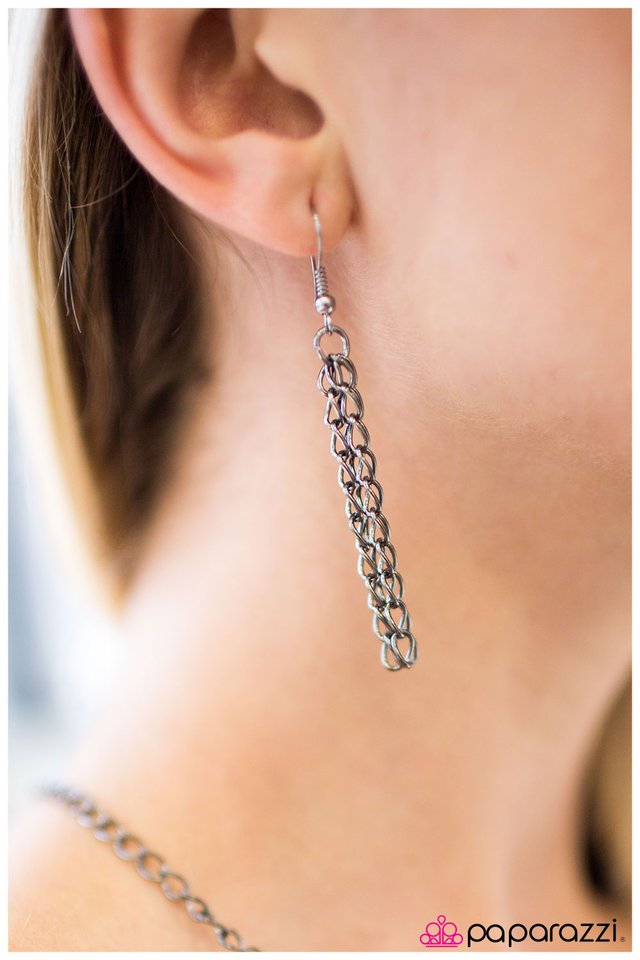 Paparazzi ♥ What A Wonder - Black ♥ Necklace