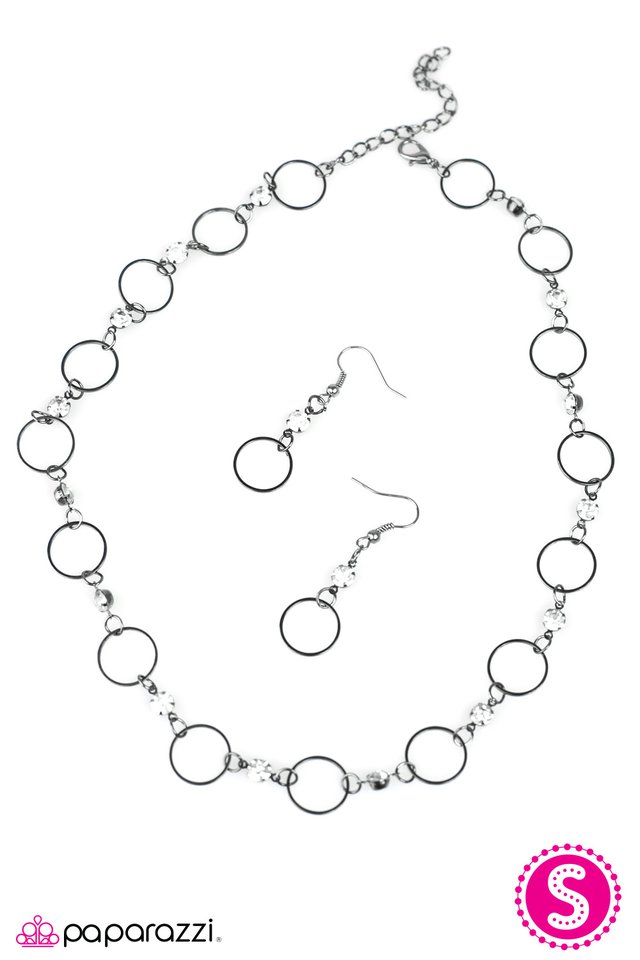 Paparazzi ♥ Name Up In Lights - Black ♥ Necklace