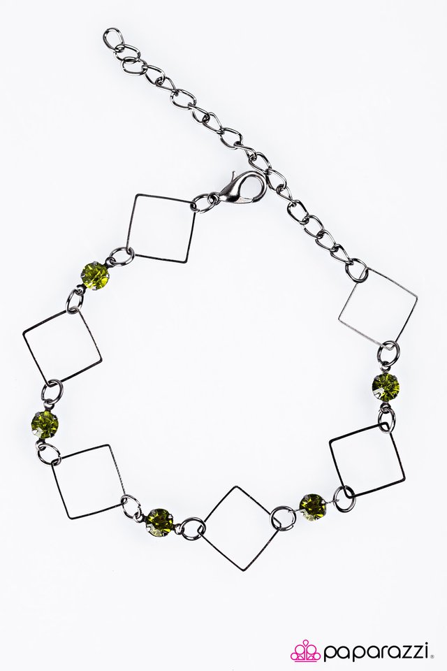 Paparazzi ♥ New Girl On The Block - Green ♥ Bracelet