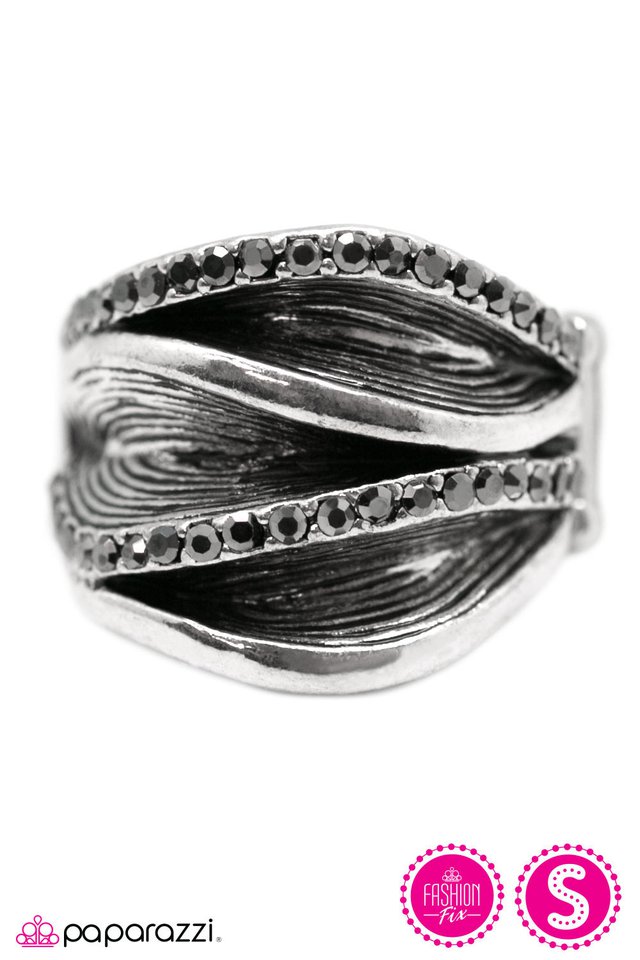 Paparazzi ♥ Rolling In The Deep - Silver ♥ Ring