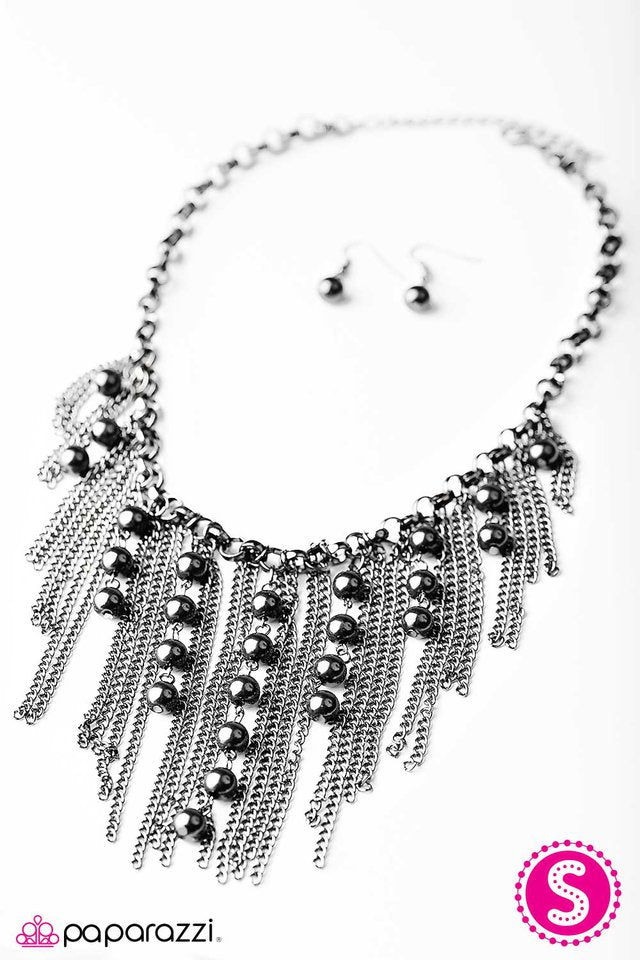 Paparazzi ♥ A Risk I Am Willing To Take - Black ♥ Necklace