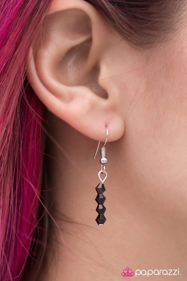 Paparazzi ♥ I Got It From My Mama - Black ♥ Necklace