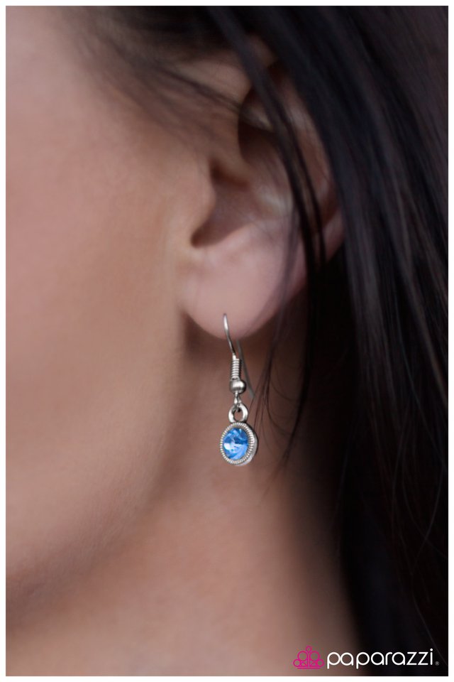 Paparazzi ♥ Never Look Back - Blue ♥ Necklace