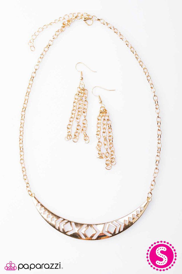 Paparazzi ♥ Moon Child - Gold ♥ Necklace