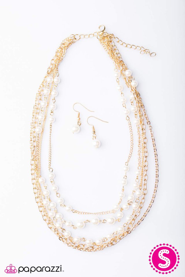 Paparazzi ♥ Pearls Are Always Appropriate - Gold ♥ Necklace