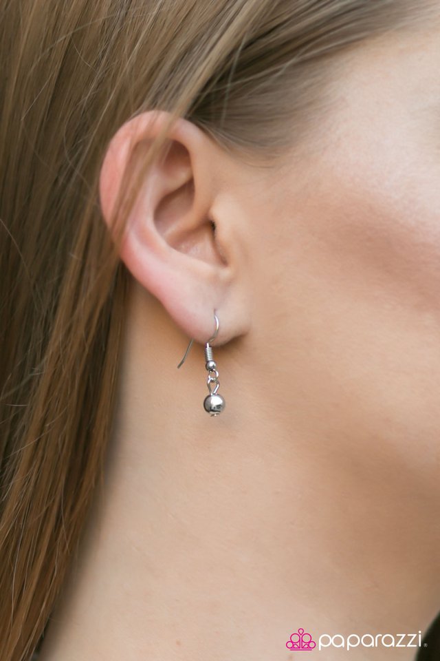 Paparazzi ♥ Midnight Metropolis - White ♥ Necklace