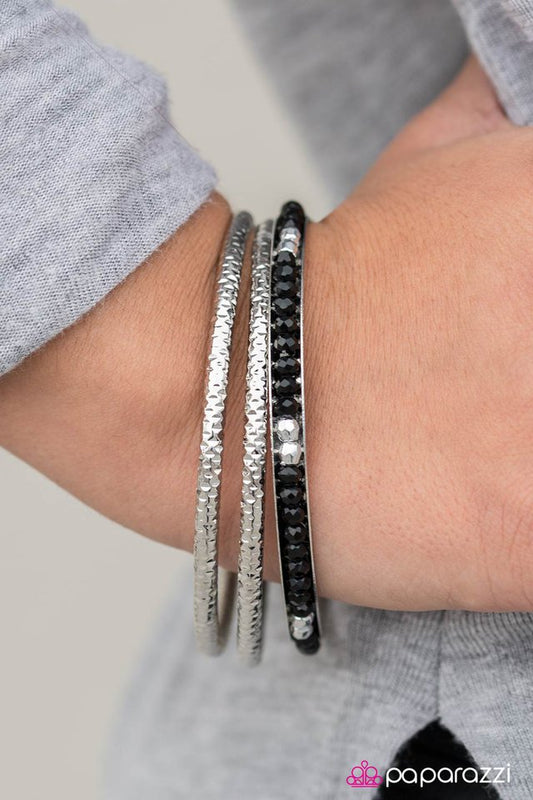 glam-on-black-p9re-bkxx-050ol