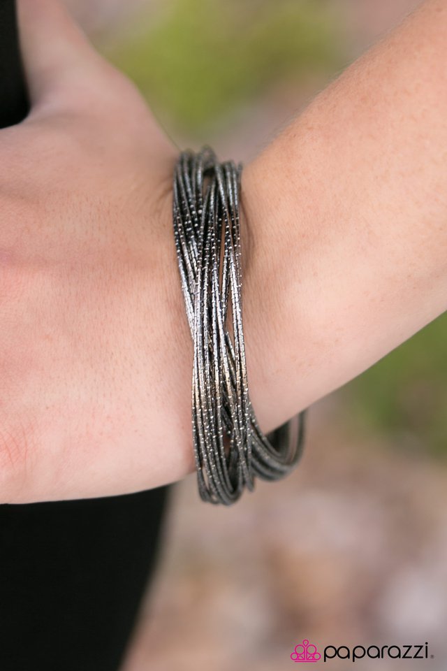 i-sweat-glitter-black-p9re-bkxx-051xx