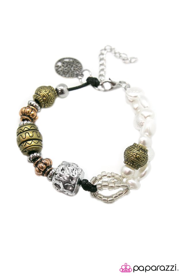 Paparazzi ♥ Nirvana - White ♥ Bracelet