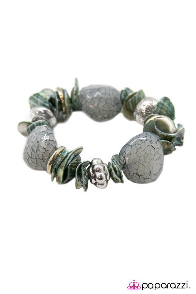 Paparazzi ♥ Shelling It Out - White ♥ Bracelet