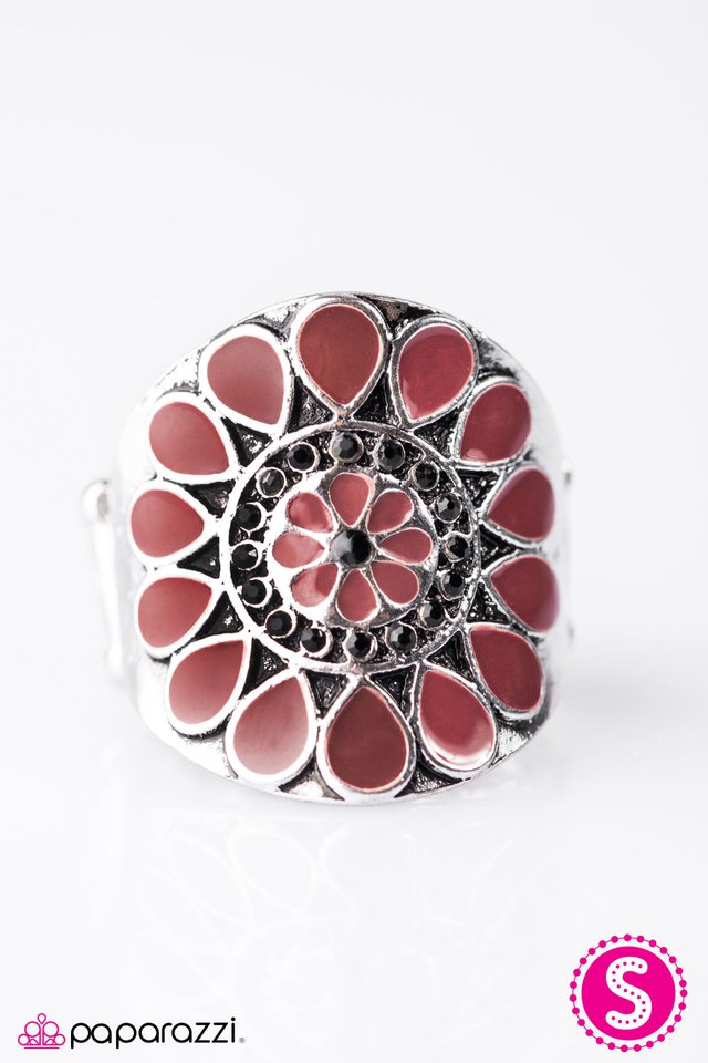 Paparazzi ♥ Ring Around The ROSA - Red ♥ Ring