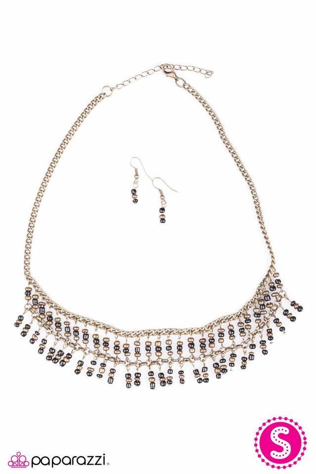 Paparazzi ♥ Dakota - Brass ♥ Necklace