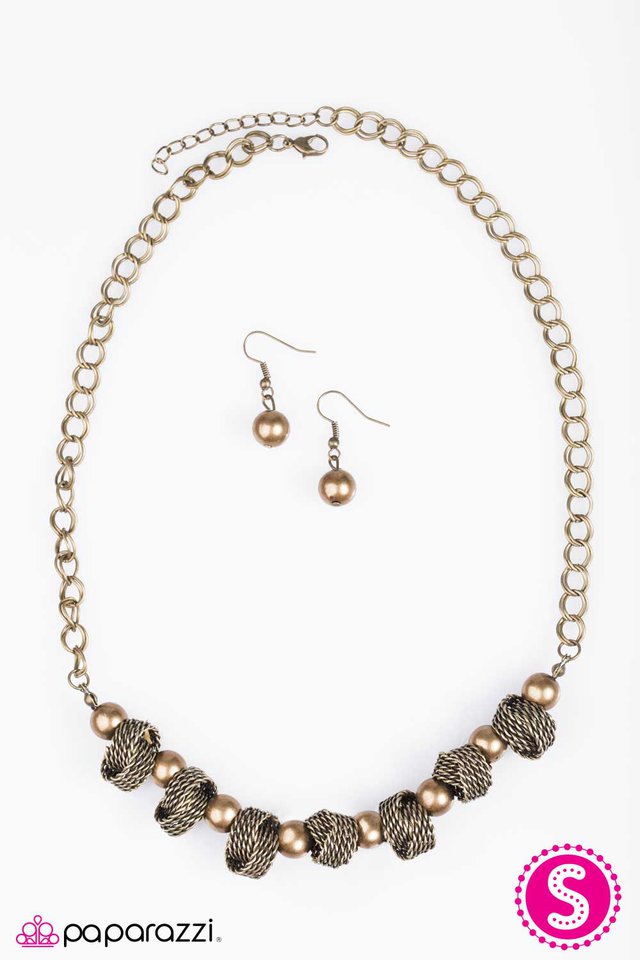Paparazzi ♥ Addicted to Love - Brass ♥ Necklace