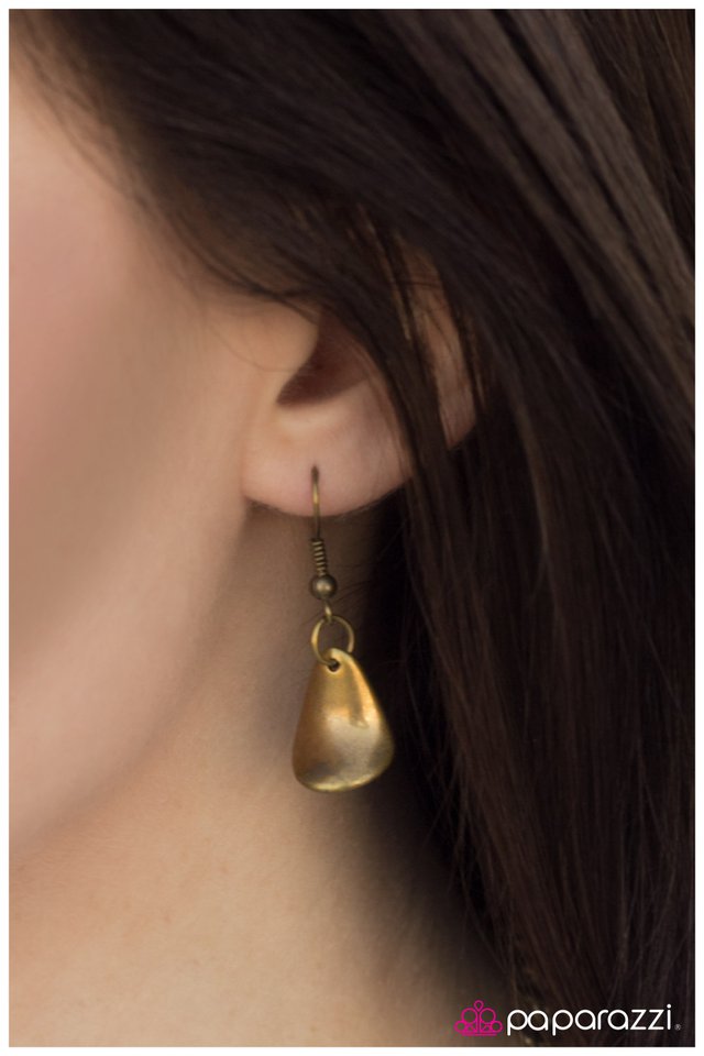 Paparazzi ♥ Simple Minds - Brass ♥ Necklace