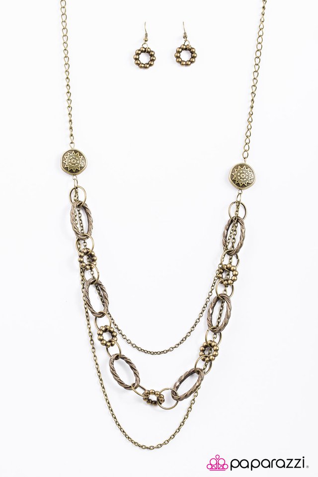 Paparazzi ♥ Everything Under The Sun - Brass ♥ Necklace