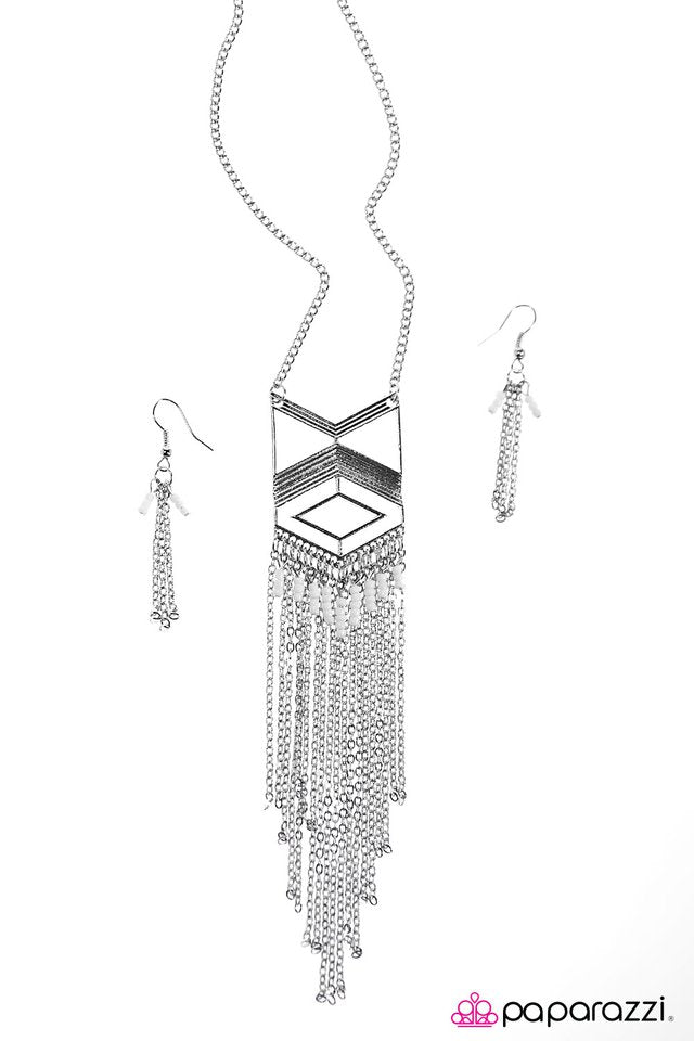 Paparazzi ♥ California Dreaming - White ♥ Necklace