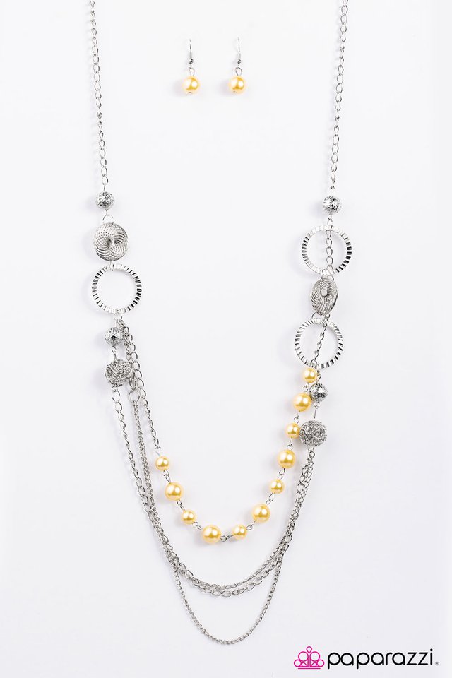Paparazzi ♥ Ready for Romance - Yellow ♥ Necklace