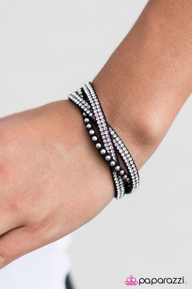 down-for-the-count-black-p9di-urbk-014xx