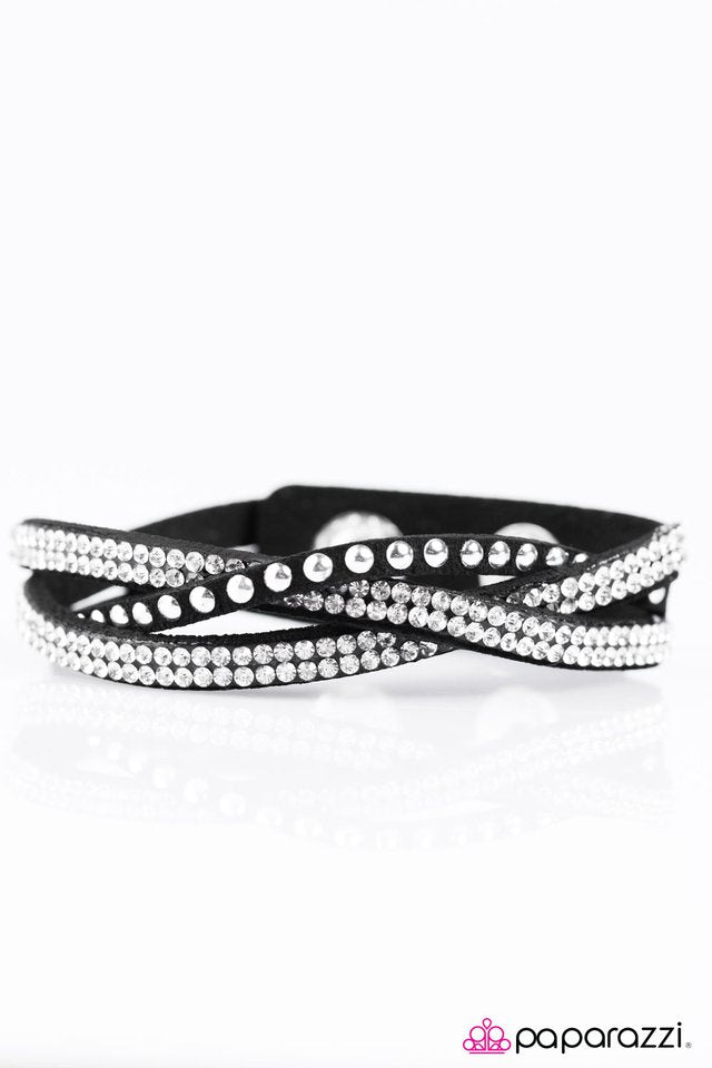 Paparazzi ♥ Down For The Count - Black ♥ Bracelet